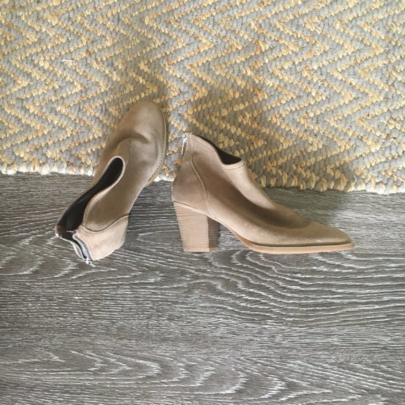 Steve Madden | Randi Booties in Taupe (8.5) - Picture 3 of 6
